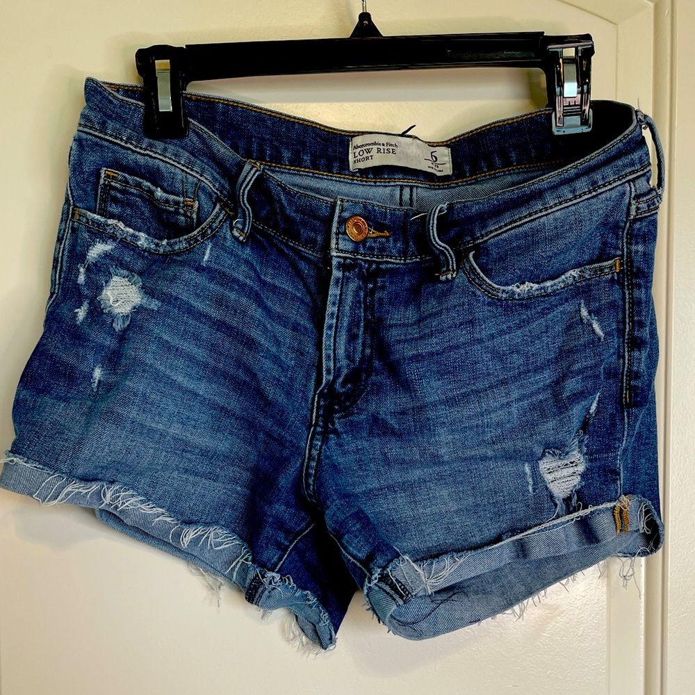 Abercrombie & Fitch Lowrise Shorts Size 6